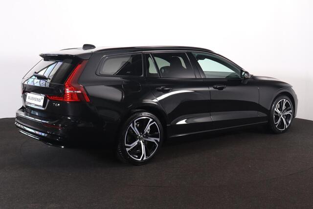Volvo V60 T6 Recharge AWD Plus Dark - Panorama/schuifdak - IntelliSafe Assist & Surround - 360º Camera - Harman/Kardon audio - Verwarmde voorstoelen, stuur & achterbank - Parkeersensoren voor & achter - Elektr. bedienb. voorstoelen met geheugen - Head up display -