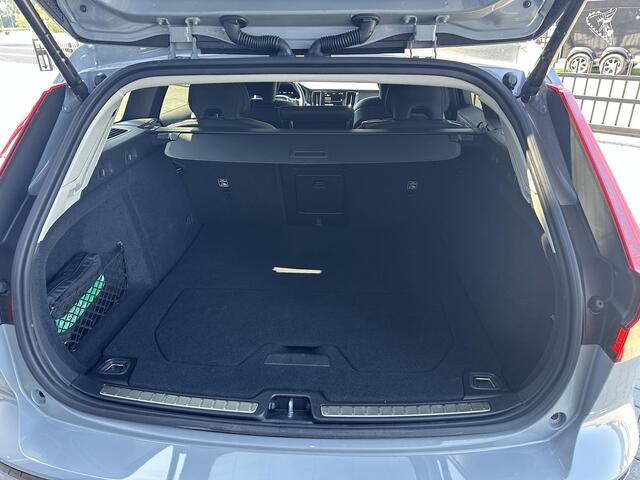 Volvo V60 2.0 B4 Plus Dark ACC|360|Vapour Grey