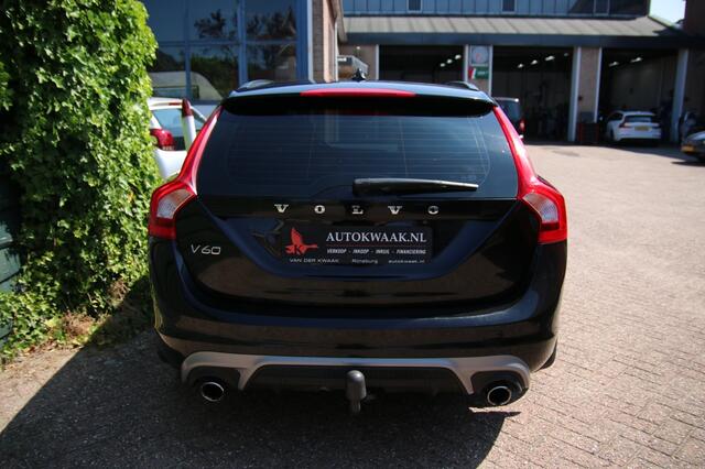 Volvo V60 2.0 T4 Momentum R-Design | Camera achter | Parkeersensoren V+A | Navi