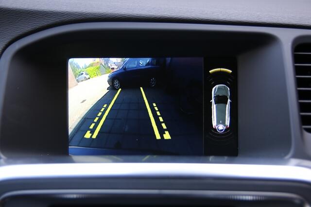 Volvo V60 2.0 T4 Momentum R-Design | Camera achter | Parkeersensoren V+A | Navi