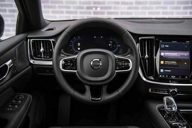 Volvo V60 T6 Plug-in hybrid AWD Ultra Dark | Google | Long Range | Schuif-/Kanteldak | Adaptieve Cruise Control | DAB | Head-Up Display | Camera | Stoelverwarming Voor + Achter | Harman Kardon Audio | Getint Glas | Zitverlenging | Elek. Stoelen | Memory | 19" LM