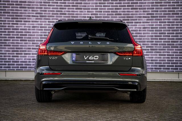 Volvo V60 T6 Plug-in hybrid AWD Ultra Dark | Google | Long Range | Schuif-/Kanteldak | Adaptieve Cruise Control | DAB | Head-Up Display | Camera | Stoelverwarming Voor + Achter | Harman Kardon Audio | Getint Glas | Zitverlenging | Elek. Stoelen | Memory | 19" LM