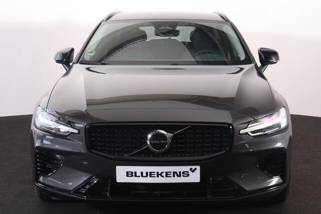 Volvo V60 T6 Recharge AWD Plus Dark - IntelliSafe Assist - Harman/Kardon audio - Adaptieve LED koplampen - Parkeercamera achter - Verwarmde voorstoelen, stuur & achterbank - Parkeersensoren voor & achter - Elektr. bedienb. voorstoelen met geheugen - Extra getint gl