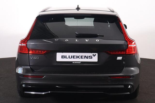 Volvo V60 T6 Recharge AWD Plus Dark - IntelliSafe Assist - Harman/Kardon audio - Adaptieve LED koplampen - Parkeercamera achter - Verwarmde voorstoelen, stuur & achterbank - Parkeersensoren voor & achter - Elektr. bedienb. voorstoelen met geheugen - Extra getint gl