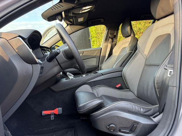 Volvo V60 T6 Plug-in hybrid AWD Plus Dark | Harman/Kardon | 360 Camera | Memory | Trekhaak |