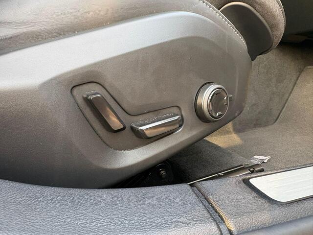 Volvo V60 T6 Plug-in hybrid AWD Plus Dark | Harman/Kardon | 360 Camera | Memory | Trekhaak |