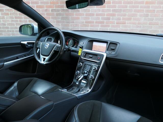 Volvo V60 1.5 T3 R-design Xenon / Regensensor / Bluetooth / Navi
