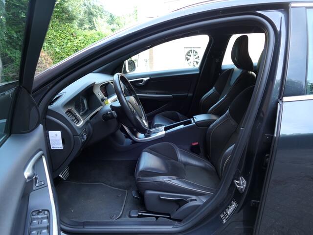 Volvo V60 1.5 T3 R-design Xenon / Regensensor / Bluetooth / Navi