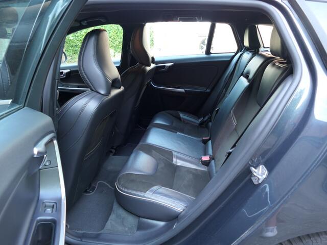 Volvo V60 1.5 T3 R-design Xenon / Regensensor / Bluetooth / Navi