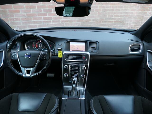 Volvo V60 1.5 T3 R-design Xenon / Regensensor / Bluetooth / Navi