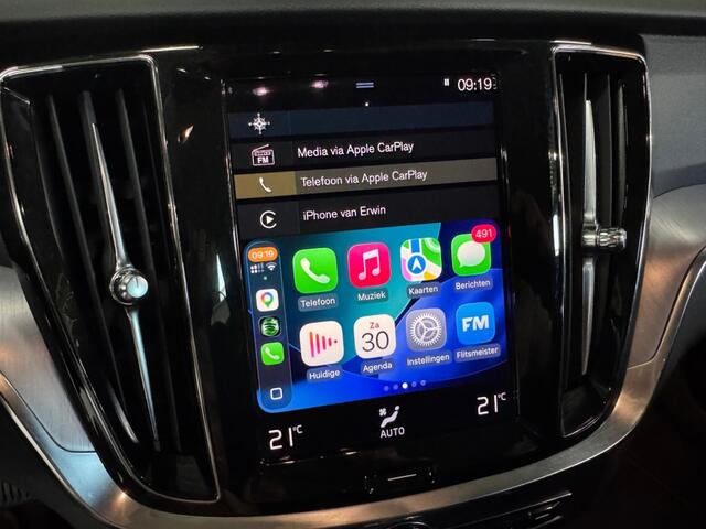 Volvo V60 2.0 Benzine / Apple carplay / Adaptieve Cruise controle / NAP / Historie aanwezig.
