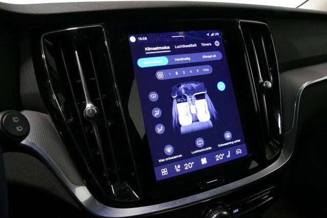 Volvo V60 2.0 B4 Plus Dark / Orig. Nederlands / Harman Kardon Sound System / Elektr. best. stoel + memory / Achteruitrijcamera / Stoelverwarming V + A / Apple Carplay - Android Auto / Elektr. wegklapbare trekhaak / Ambienteverlichting / Stuurwiel verwarming / Black