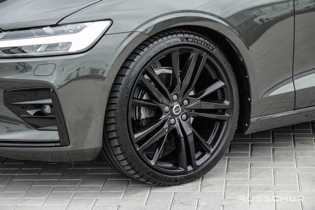 Volvo V60 2.0 B4 197Pk Aut. | R-Design | Achteruitrijcamera | Harman-Kardon | Trekhaak | 20''