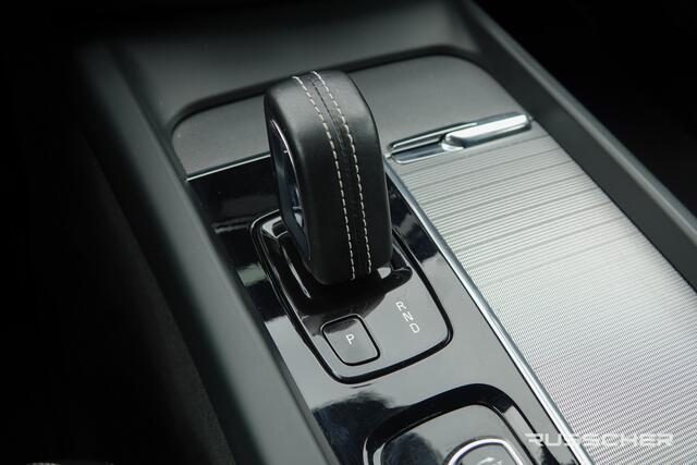 Volvo V60 2.0 B4 197Pk Aut. | R-Design | Achteruitrijcamera | Harman-Kardon | Trekhaak | 20''