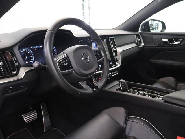 Volvo V60 2.0 B3 R-Design | 360 Camera | Harmand/ Kardon | Memory stoelen | HUD | Stoelverwarming | Panoramdak | Dodehoekdetectie |