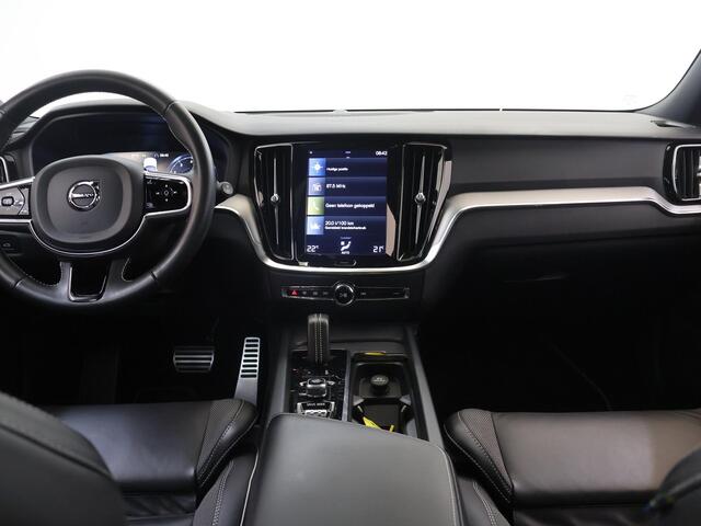 Volvo V60 2.0 B3 R-Design | 360 Camera | Harmand/ Kardon | Memory stoelen | HUD | Stoelverwarming | Panoramdak | Dodehoekdetectie |