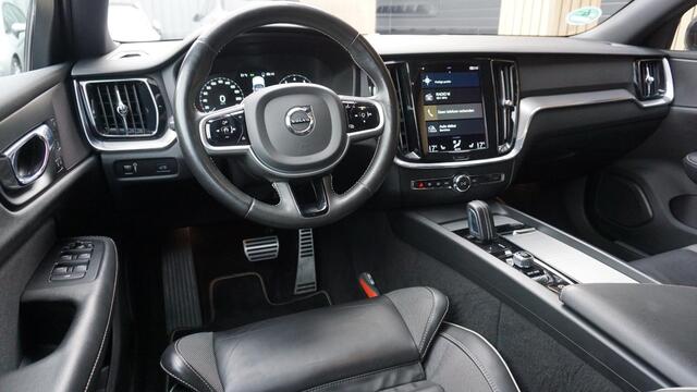 Volvo V60 2.0 163pk B3 R-Design Leder 19inch LM Stoel/Stuurwiel VW. Trekhaak Keyless LED Adaptive Cruise *NL Auto*