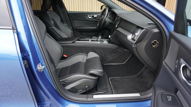 Volvo V60 2.0 163pk B3 R-Design Leder 19inch LM Stoel/Stuurwiel VW. Trekhaak Keyless LED Adaptive Cruise *NL Auto*