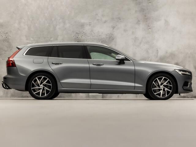 Volvo V60 2.0 T8 Twin Engine AWD Inscription 391Pk Automaat (PANORAMADAK, GROOT NAVI, MEMORY SEATS, GETINT GLAS, STUUR/STOELVERWARMING, CAMERA, TREKHAAK, ELEK ACHTERKLEP, NIEUWSTAAT)