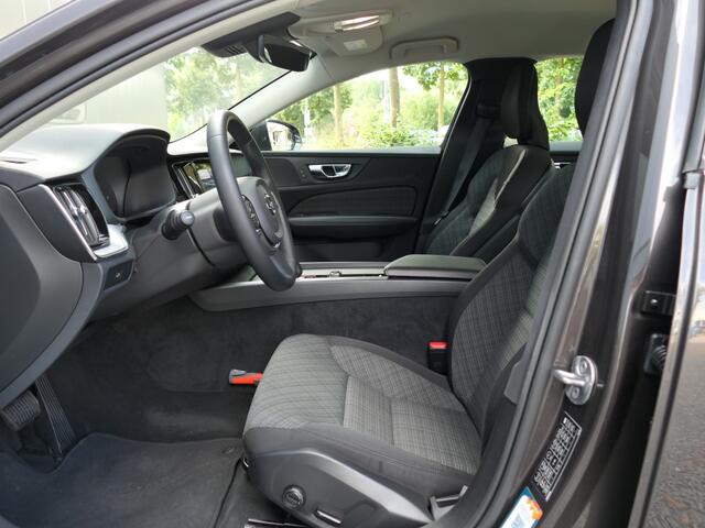 Volvo V60 2.0 B4 Core 12 MND BOVAG-garantie Trekhaak / Pilot Assist / Navi / Elektrische klep