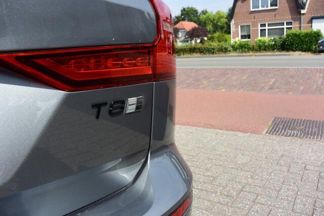 Volvo V60 2.0 T8 TE AWD INSCR. / Panorama / Trekhaak /