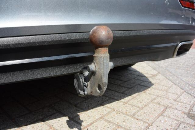 Volvo V60 2.0 T8 TE AWD INSCR. / Panorama / Trekhaak /