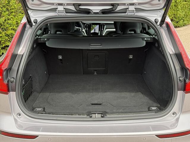 Volvo V60 T6 Plug-in hybrid AWD Plus Dark