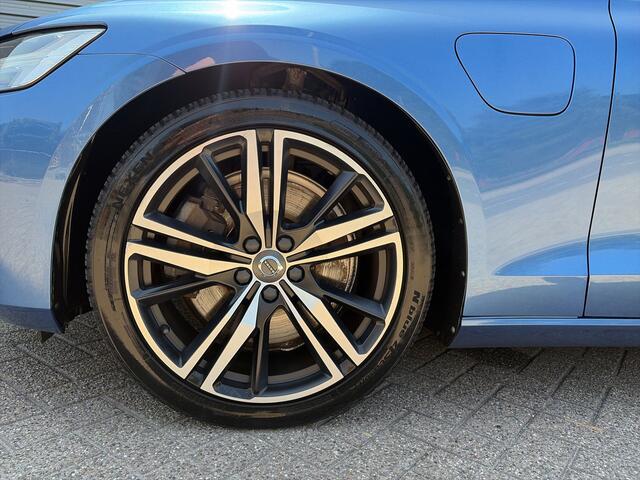 Volvo V60 2.0 T6 Twin Engine AWD R-Design / Elektr. voorst. met geheugen / Achteruitrijcamera / stoelverwarming /