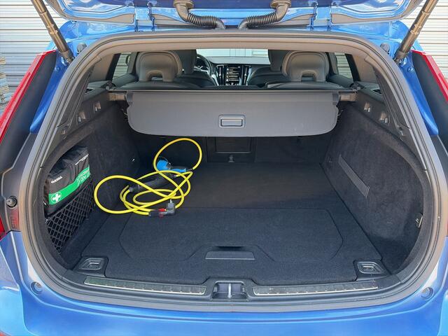 Volvo V60 2.0 T6 Twin Engine AWD R-Design / Elektr. voorst. met geheugen / Achteruitrijcamera / stoelverwarming /