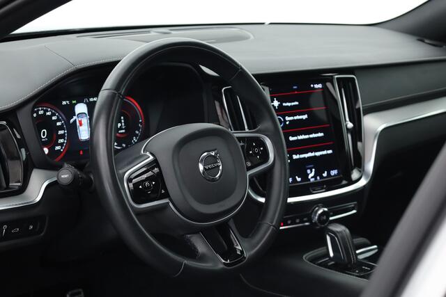 Volvo V60 2.0 T6 Recharge AWD R-Design | Pano | Camera | Pilot Assist | Memory Seats | Stoel- Stuurverw. | NAV+ CarPlay