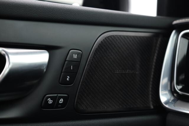 Volvo V60 2.0 T6 Recharge AWD R-Design | Pano | Camera | Pilot Assist | Memory Seats | Stoel- Stuurverw. | NAV+ CarPlay