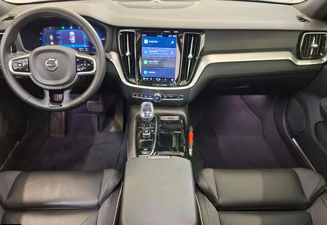 Volvo V60 2.0 T8 Plug-in hybrid AWD Plus Dark | 455PK | Thunder Grey | SOH:98% | Harman/Kardon | Stoel/stuurverwarming | Power Seat | Memory | Panoramadak | Adaptieve cruise | BLIS | Parkeercamera | 19" Velgen |