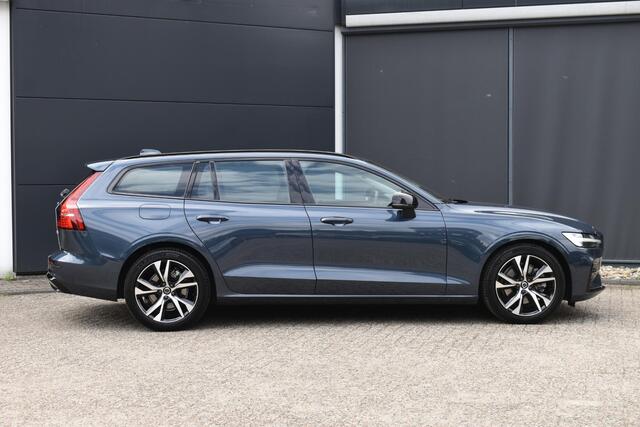Volvo V60 2.0 B4 Plus Dark | Semi Elek. inklapbare trekhaak | Stoel-stuurwiel verwarming | Adaptieve cruise Controle met pilot assist | Blis blind spot informatie systeem | achteruitrij camera |