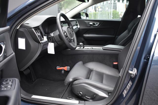 Volvo V60 2.0 B4 Plus Dark | Semi Elek. inklapbare trekhaak | Stoel-stuurwiel verwarming | Adaptieve cruise Controle met pilot assist | Blis blind spot informatie systeem | achteruitrij camera |