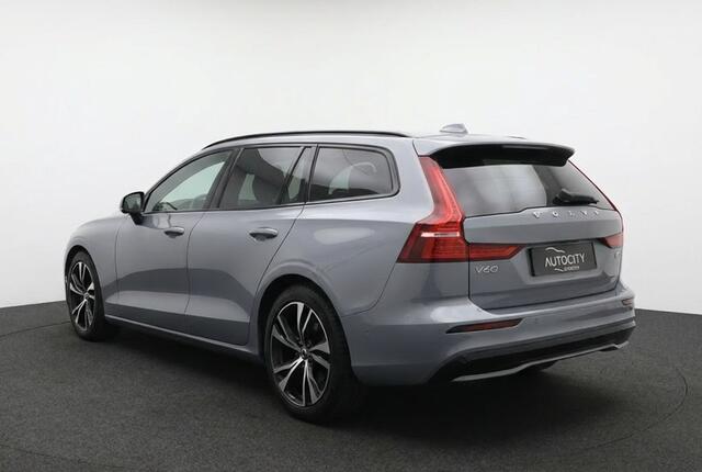 Volvo V60 kombi Ultimate Dark B4 Panorama l Harman l Leder l BLISS l 360 Camera