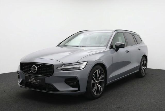 Volvo V60 kombi Ultimate Dark B4 Panorama l Harman l Leder l BLISS l 360 Camera