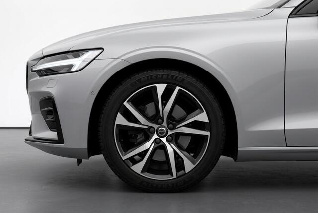 Volvo V60 kombi Ultimate Dark B4 Panorama l Harman l Leder l BLISS l 360 Camera