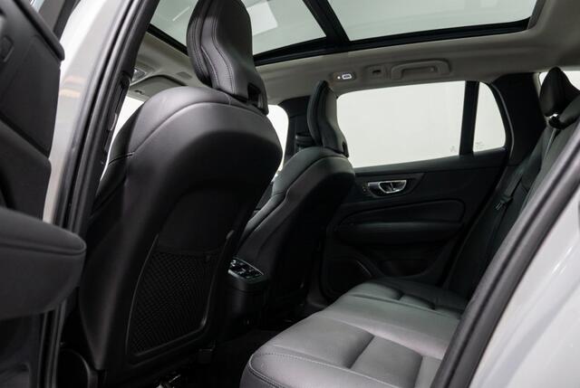 Volvo V60 kombi Ultimate Dark B4 Panorama l Harman l Leder l BLISS l 360 Camera