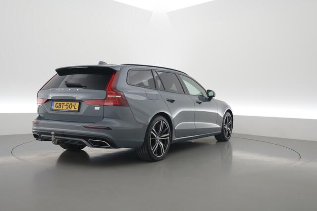 Volvo V60 T8 Recharge AWD R-Design | SOH 97,4% | Memory Seats | Elek. Trekhaak | Pilot Assist | Stoel- Stuurverw. | H&K Audio | Camera + PDC |