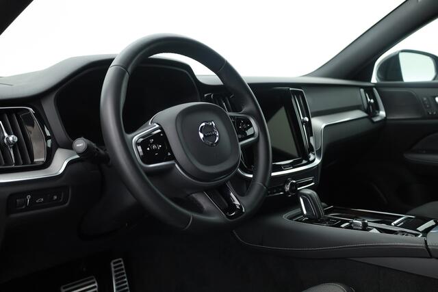 Volvo V60 T8 Recharge AWD R-Design | SOH 97,4% | Memory Seats | Elek. Trekhaak | Pilot Assist | Stoel- Stuurverw. | H&K Audio | Camera + PDC |