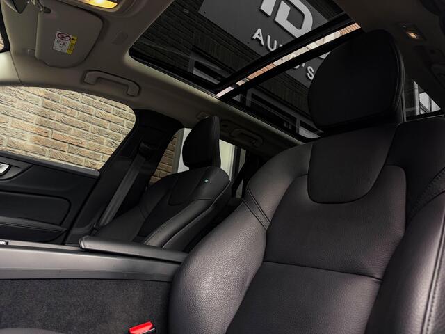 Volvo V60 2.0 B4 Ultra Dark | Pano | 19"| Topv. H/K HiFi | Pilot | HUD | Blis | Memo 2x |