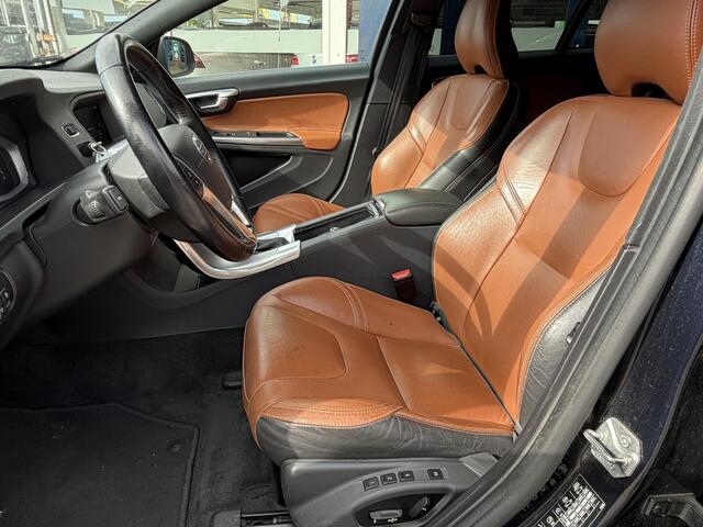Volvo V60 2.0 T4 Nordic+ / Binnenkort-Beschikbaar! / Foto's Volgen! / ENZ.