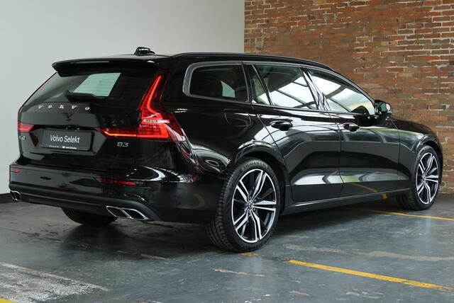 Volvo V60 B3 Essential Edition | Parkeersensoren voor + achter | Parkeercamera | Stoelverwarming | 19'' Lichtmetalen velgen | Exterieur styling kit | Navigatie | Stuurwielverwarming | Apple Carplay/Android Auto | Dealeronderhouden
