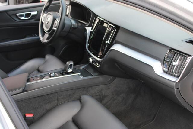 Volvo V60 2.0 B3 Momentum Advantage