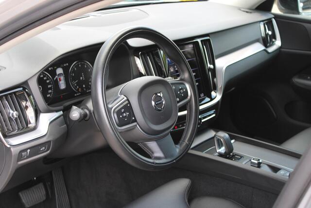 Volvo V60 2.0 B3 Momentum Advantage