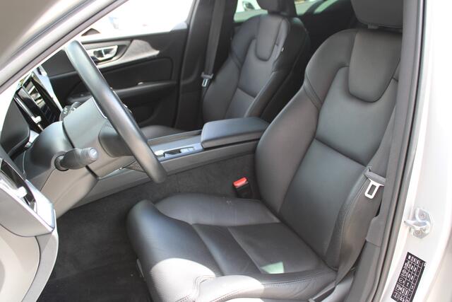 Volvo V60 2.0 B3 Momentum Advantage