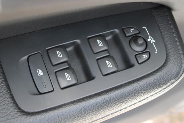 Volvo V60 2.0 B3 Momentum Advantage