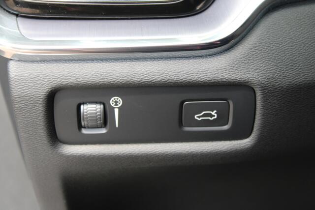 Volvo V60 2.0 B3 Momentum Advantage