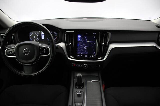Volvo V60 2.0 B3 Momentum Advantage Automaat - Carplay, Camera, Stoelverw.