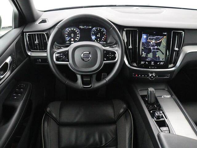 Volvo V60 2.0 B3 R-Design | Panoramadak | Trekhaak | Leder | Memory | Stuur/stoel verwarming | Harman/Kardon | Camera | Adaptive cruise | Carplay |